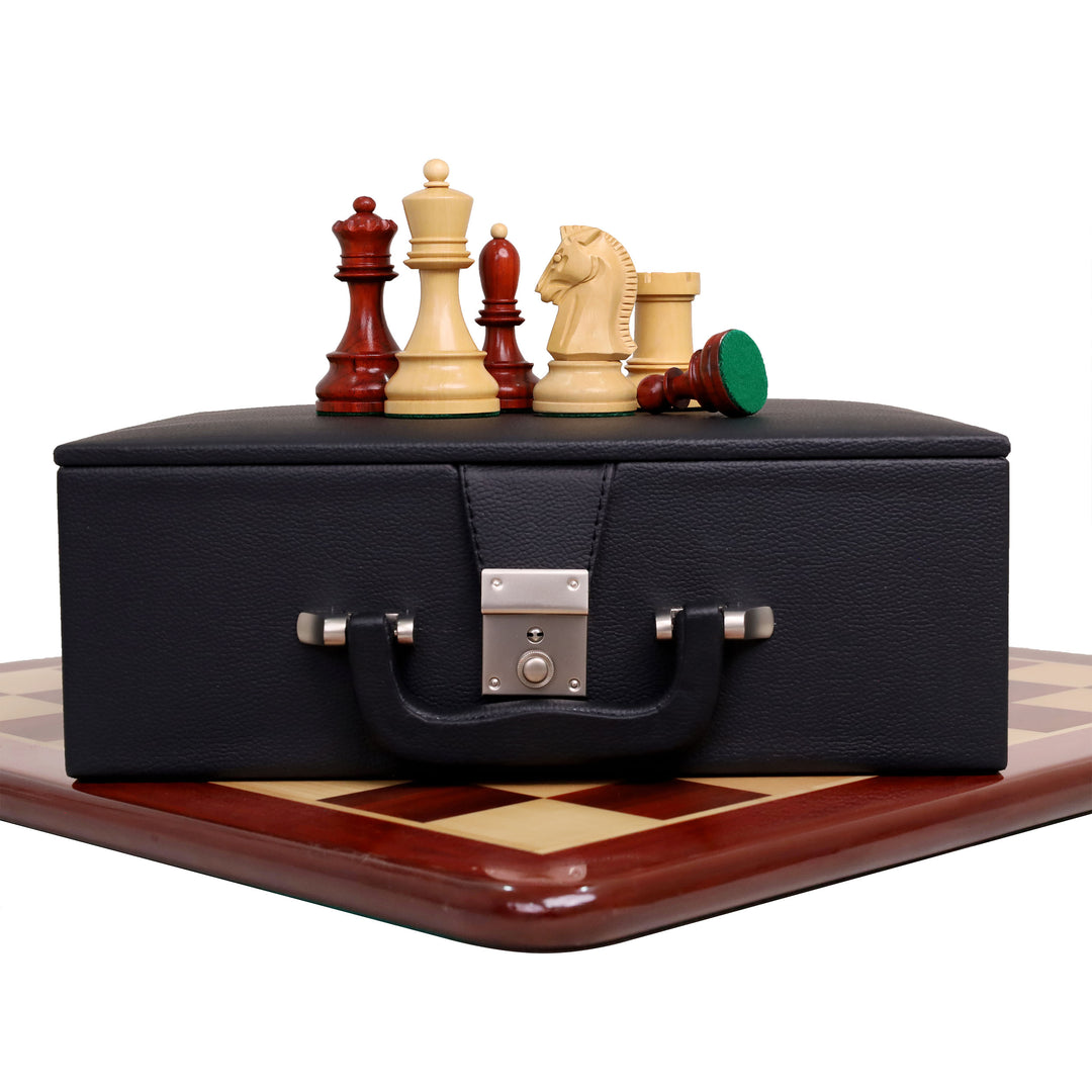 Lot comprenant un jeu d'échecs Fischer Dubrovnik des années 1950, de 3,8 pouces, en bois de rose et buis, avec échiquier et coffret