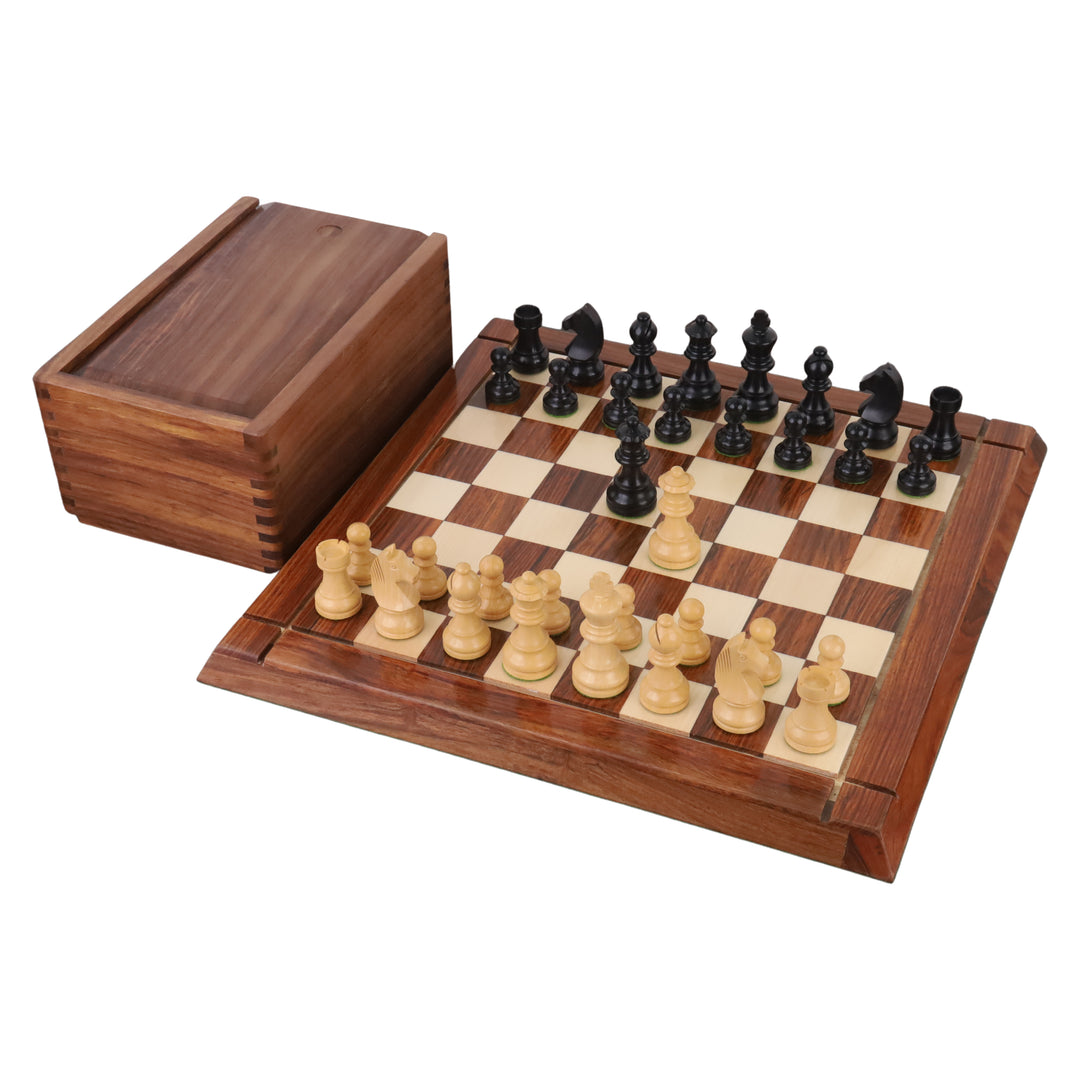 Zestaw kompaktowych szachów turniejowych - figury w ebonizowanym drewnie bukszpanowym z planszą i pudełkiem