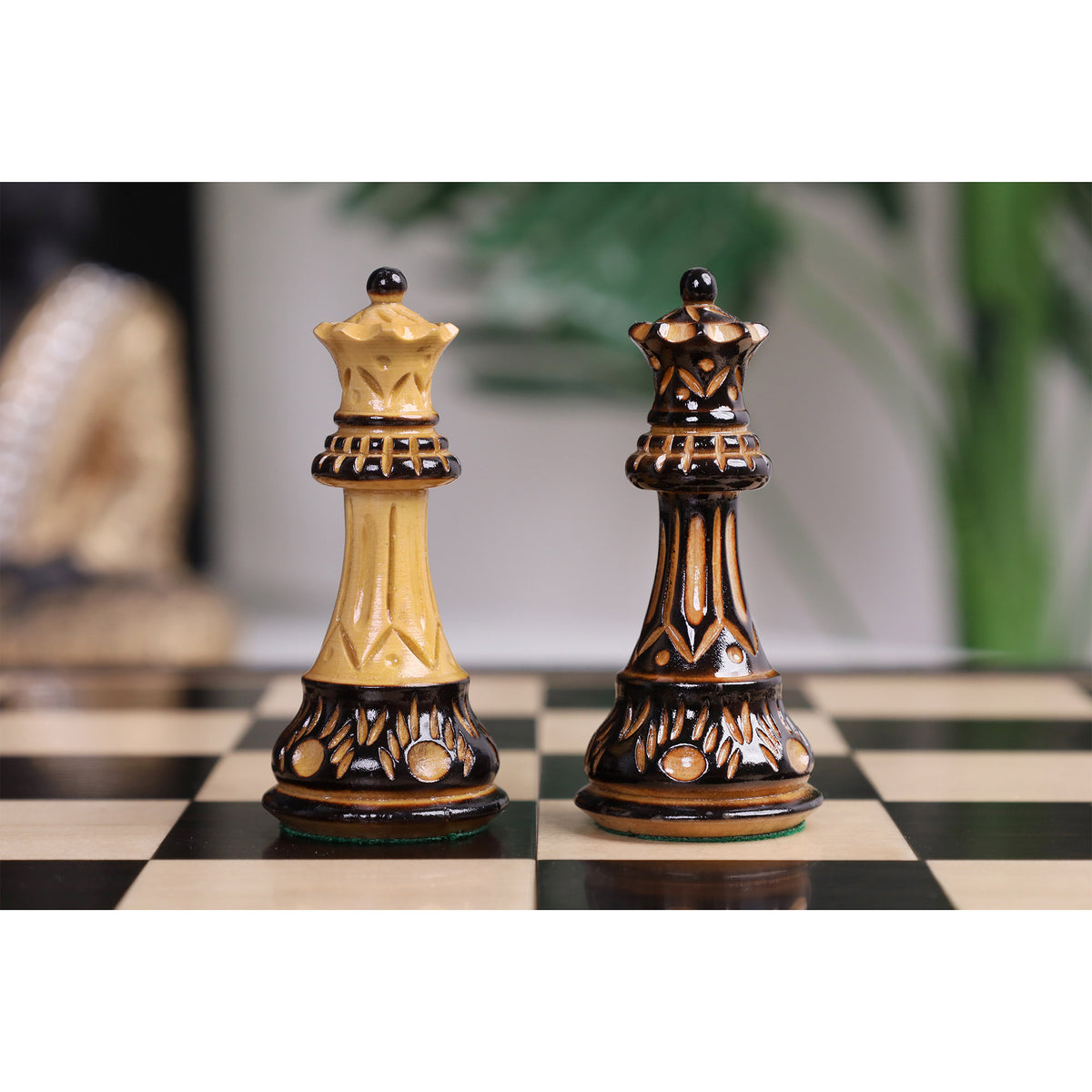 16" Laurel Series Burnt Carving Lacquered Staunton Chess Set – Magnetic Ebony & Maple Wooden Folding Board