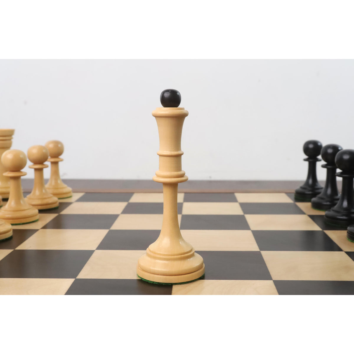 Single white queen from the 4.8-inch Averbakh Soviet Russian chess set.