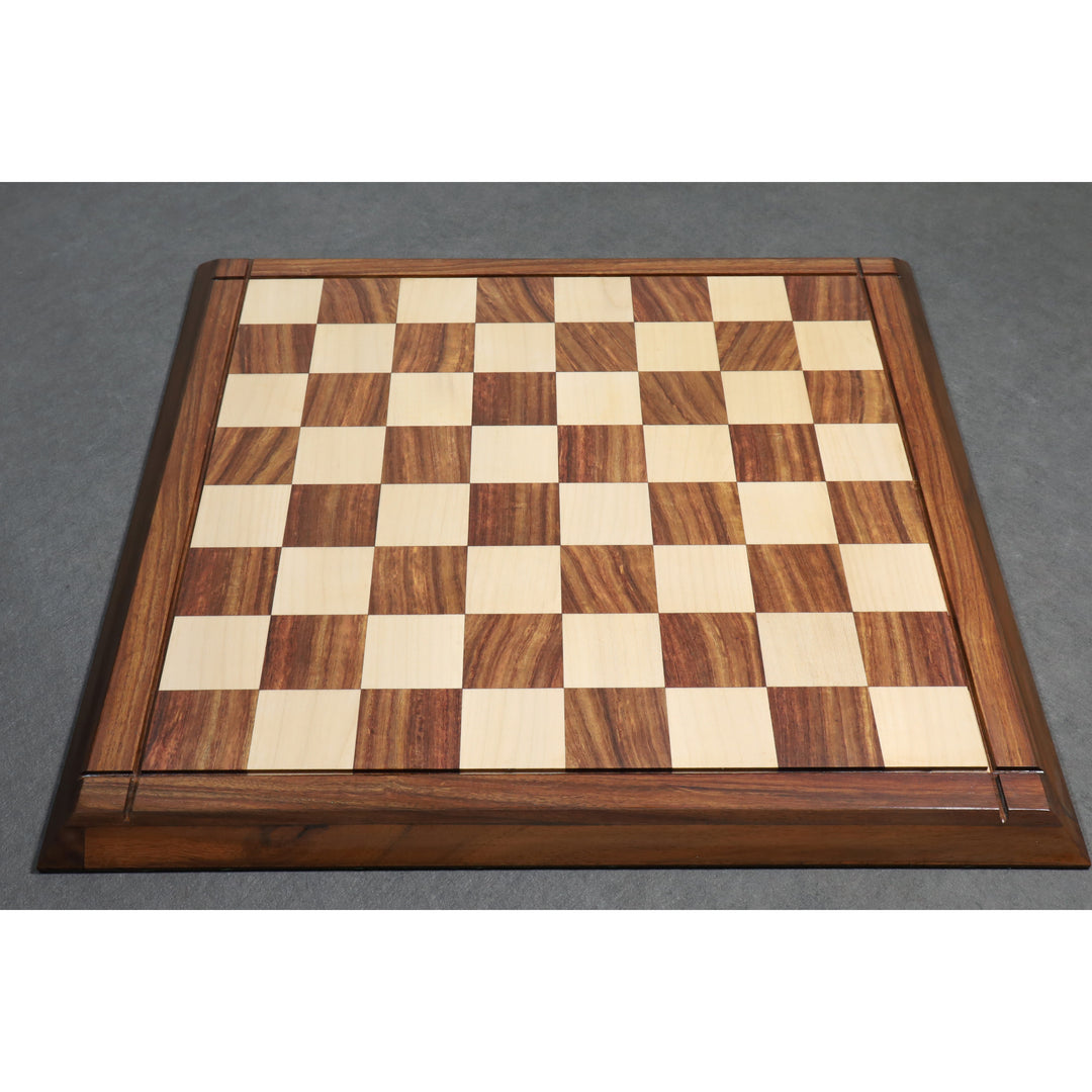Zestaw rosyjskich szachów Averbakh - figury w kolorze Golden Rosewood z 21-calową deską szachową Drueke Style Golden Rosewood.