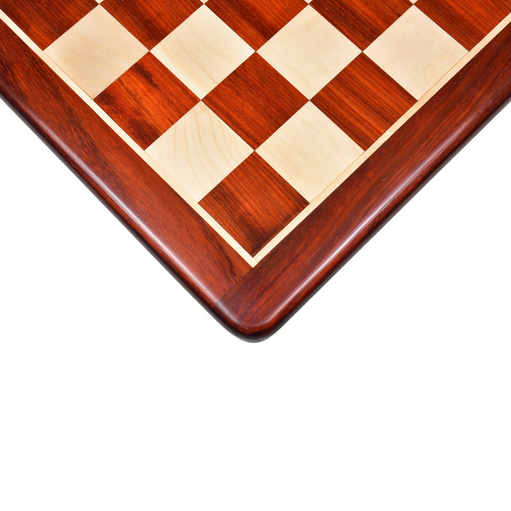 Lot comprenant un jeu d'échecs Fischer Dubrovnik des années 1950, de 3,8 pouces, en bois de rose et buis, avec échiquier et coffret