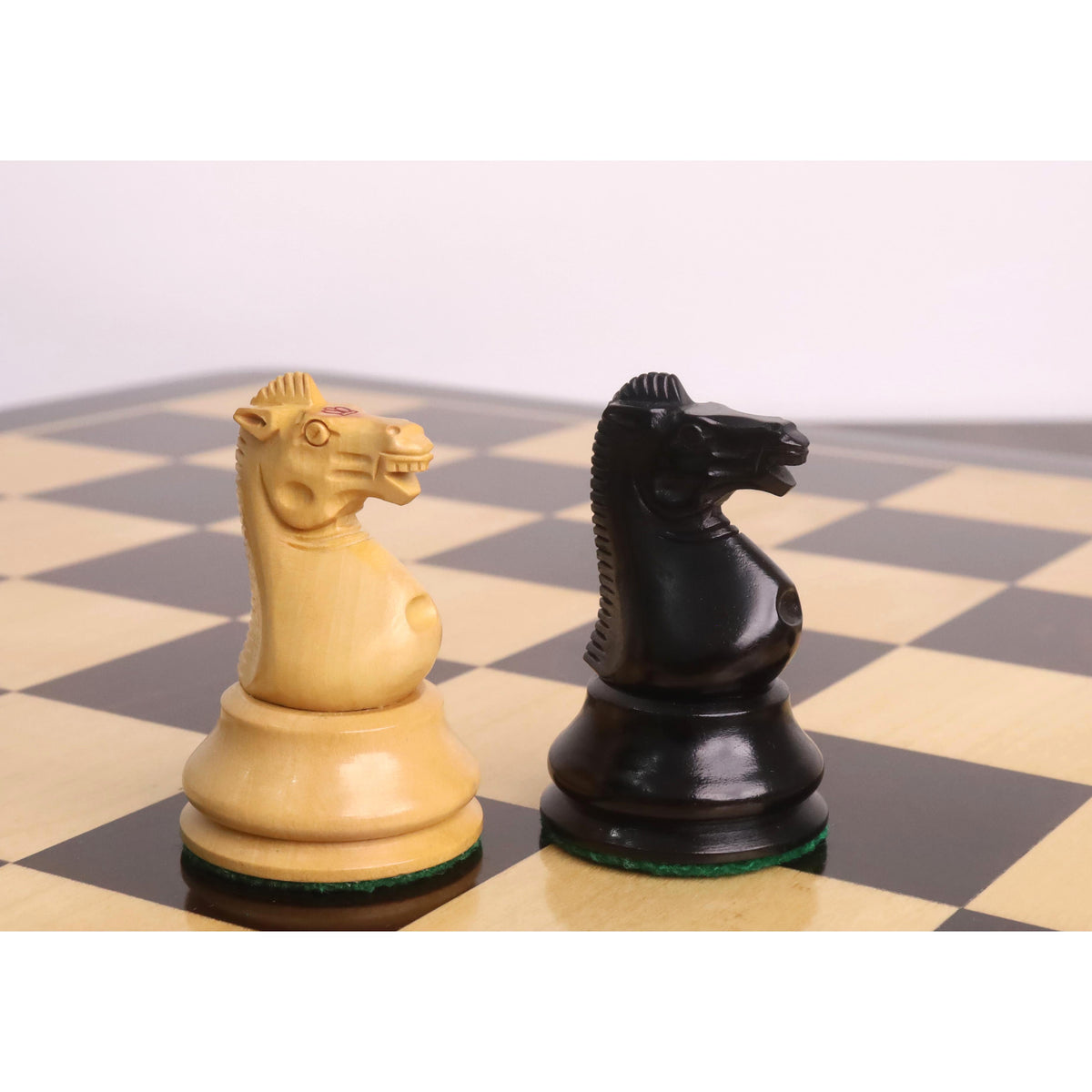 Jeu d'échecs Staunton Anderssen Dropjaw de 1856 environ, légèrement imparfait, 3,5 pouces - Pièces d'échecs uniquement - Ébène et buis