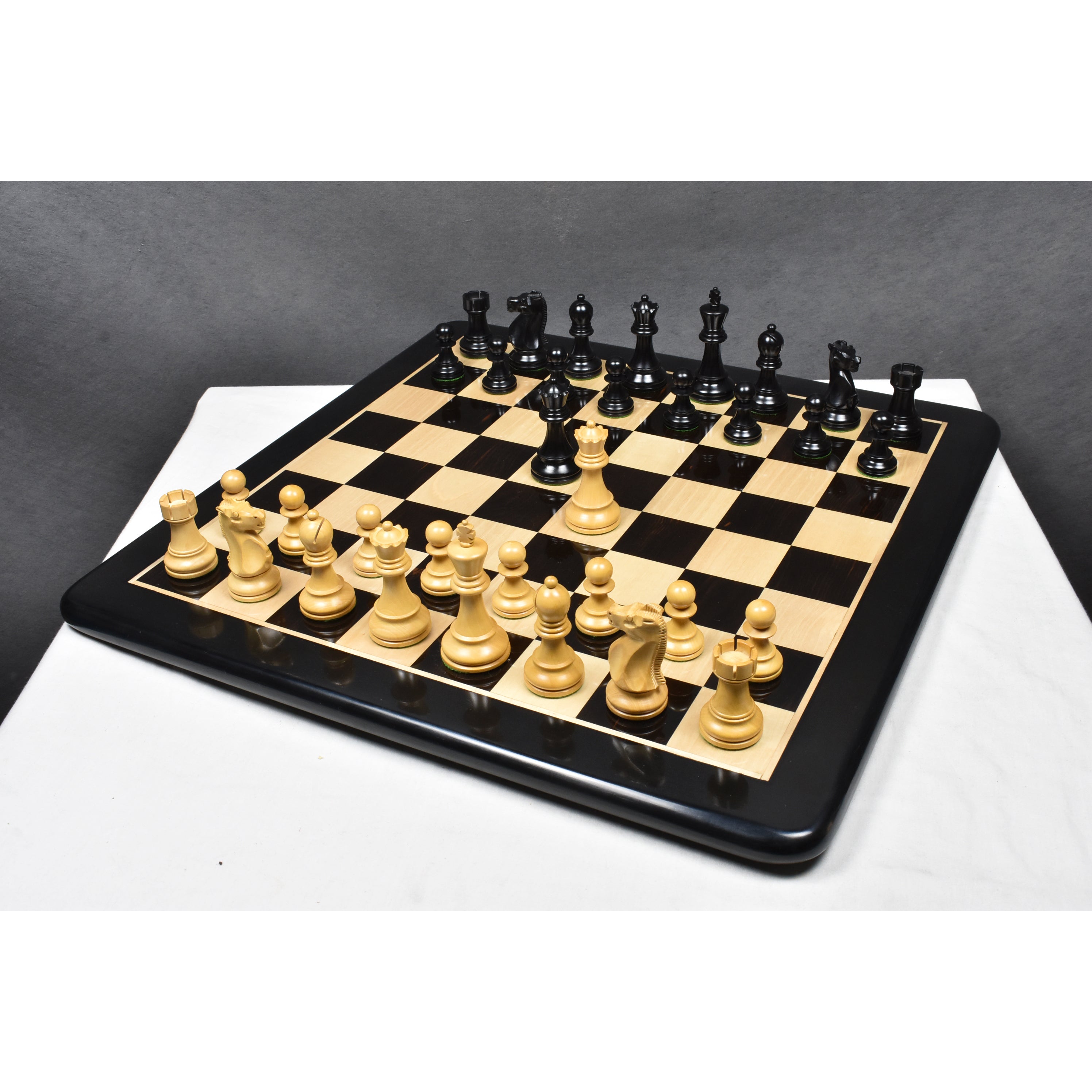 美品★deuxiemeclasse★CHESS 12G PO Down Head Classic Wenge Deluxe Chess Set 2.5 King 13.75 Board