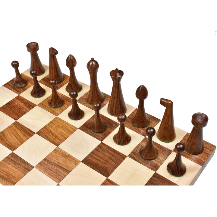 Elegantly carved golden rosewood and boxwood King and Queen minimalist chess pieces.