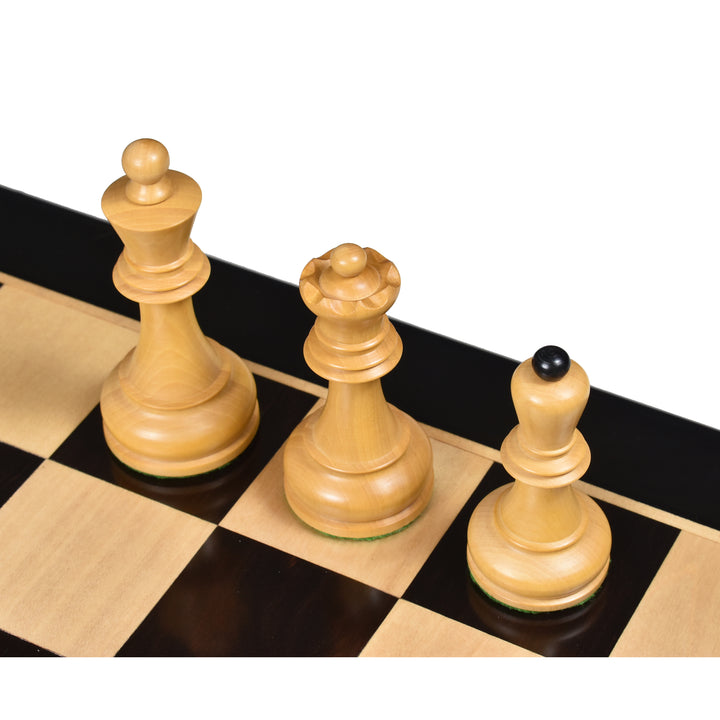 High-angle view of the boxwood King, Queen, and Bishop from the 1970s Dubrovnik collection.