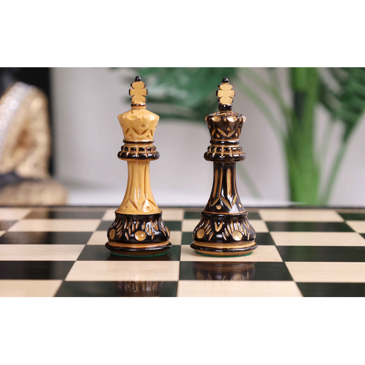 16" Laurel Series Burnt Carving Lacquered Staunton Chess Set – Magnetic Ebony & Maple Wooden Folding Board