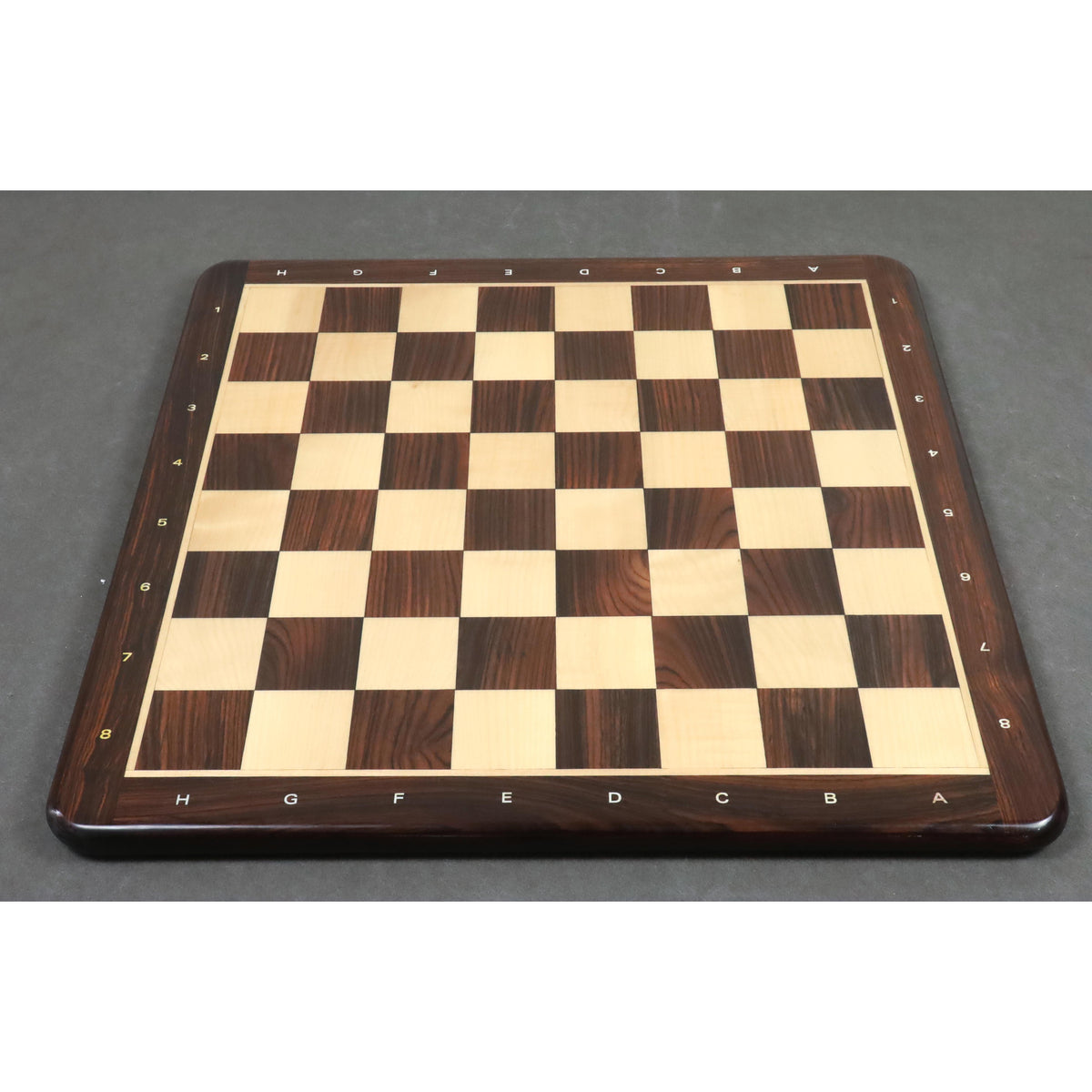 Scacchiera piatta da 21" in palissandro e acero, con lievi imperfezioni - Quadrati da 55 mm - Notazione algebrica - Saldi di magazzino - Spedizione solo in Europa