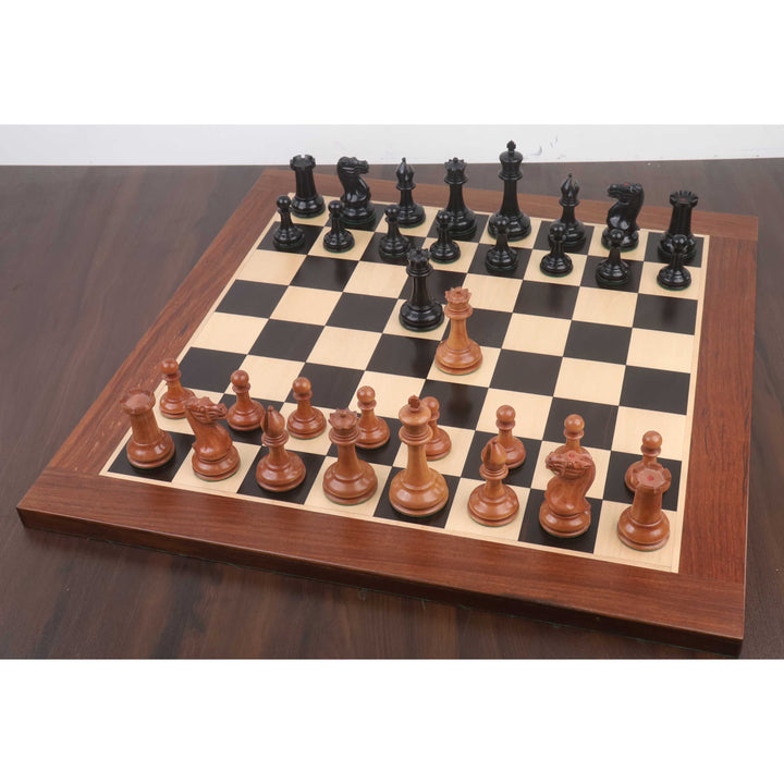 Zusammenstellung von 1849 Cooke Typ Staunton Schachspiel - Stücke aus Ebenholz und antikisiertem Buchsbaum mit Brett und Box