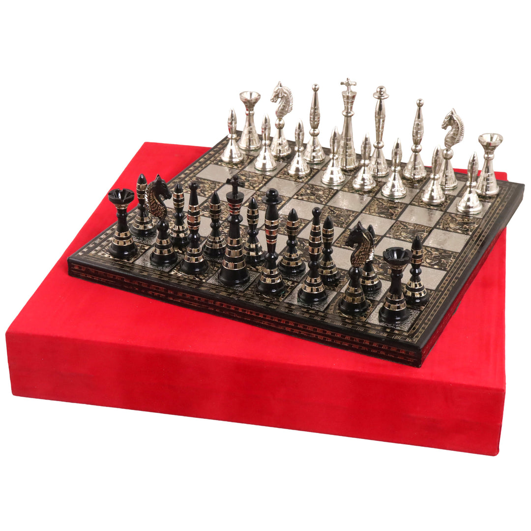 Jeu de pièces d'échecs et plateau de luxe Warli en laiton massif et métal Tribal Artwork - 12".