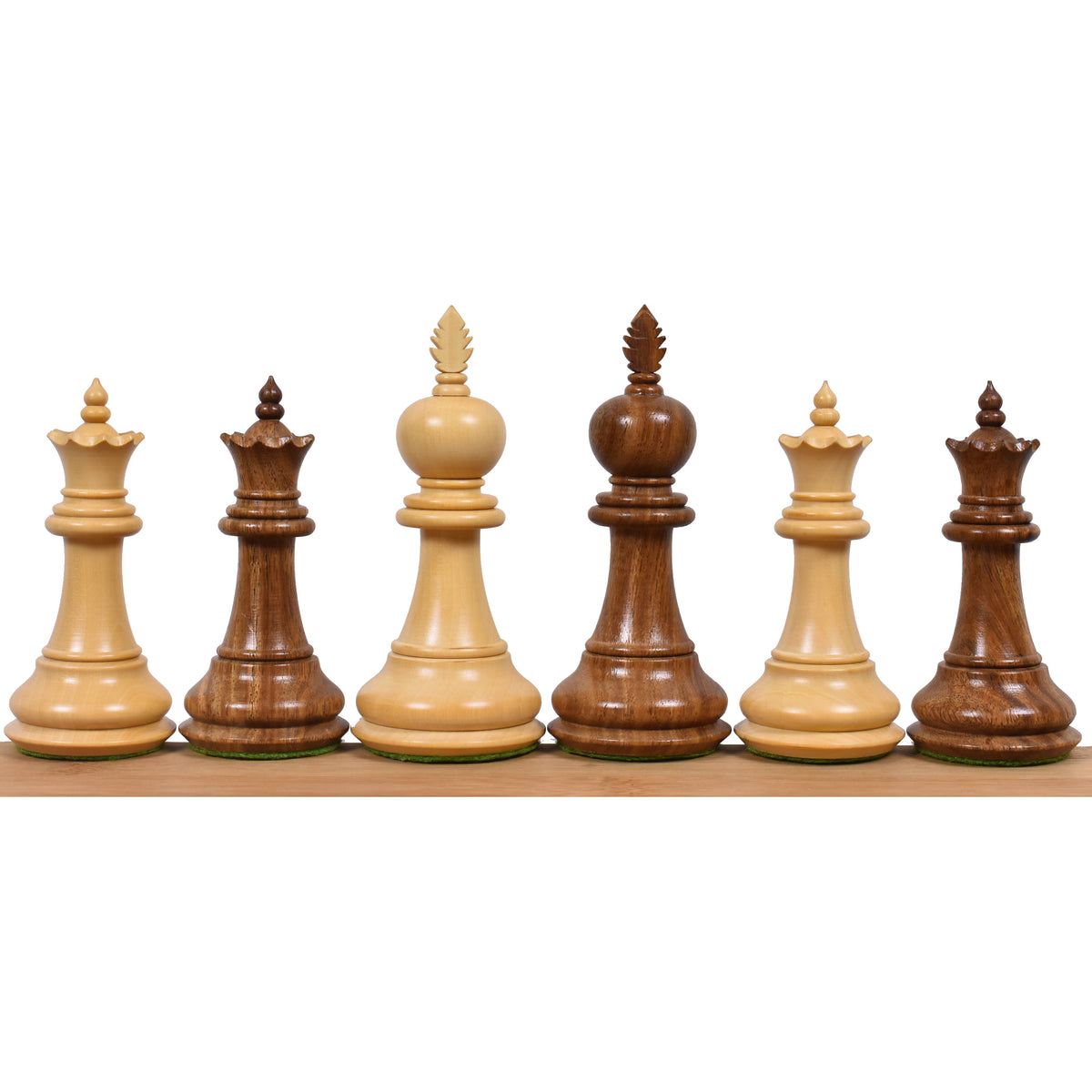 Luxury Staunton chess kings and queens in rosewood and boxwood.