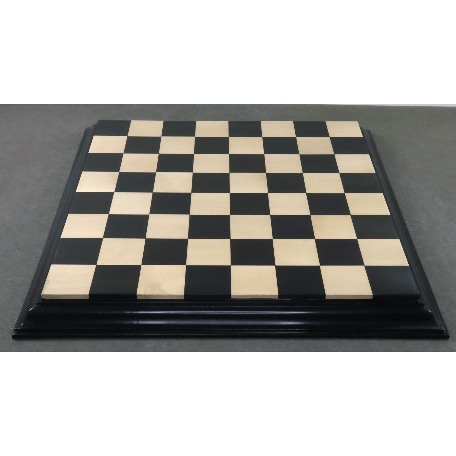 Scacchiera da torneo classica Champions Choice da 23 pollici in legno di ebano e acero - 60 mm quadrati - Italia Scacchiera da torneo classica Champions Choice da 23 pollici in legno di ebano e acero - 60 mm quadrati - Italia