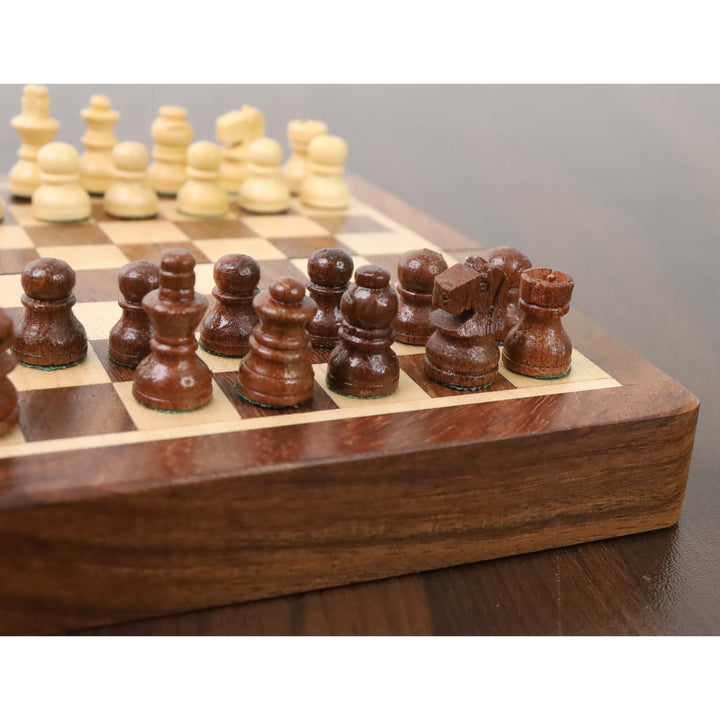 Juego de ajedrez magnético con incrustaciones de madera de palisandro dorado de 5" con tablero plegable