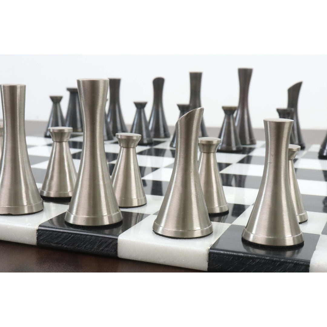 Combinaison de pièces d'échecs de luxe en laiton et métal de 3,1" avec plateau en marbre et boîte de rangement