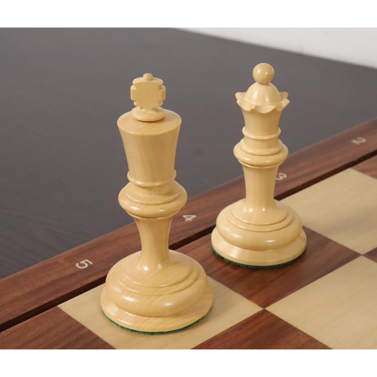 Premium 3.6 inch boxwood king and queen from the 1933 Soviet Botvinnik Flohr reproduction set.